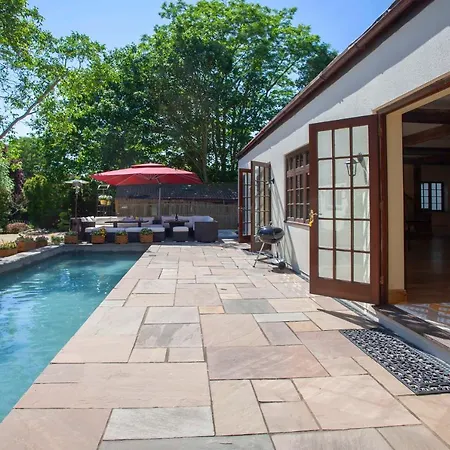 La Olli -natural Pool & Hot Tub *