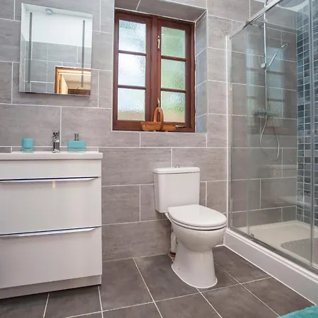 La Olli -natural Pool & Jacuzzi Villa *