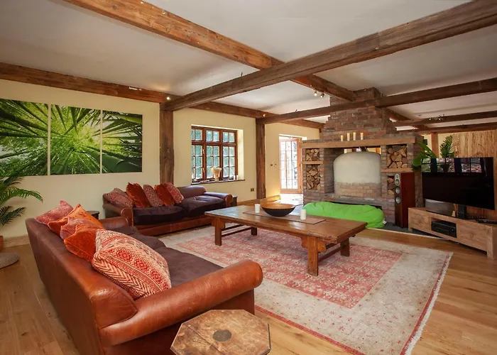 Villa La Olli -natural Pool & Jacuzzi Bristol