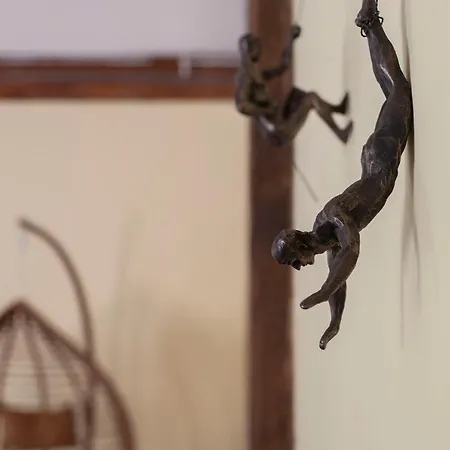 Vila La Olli -natural Pool & Jacuzzi Bristol